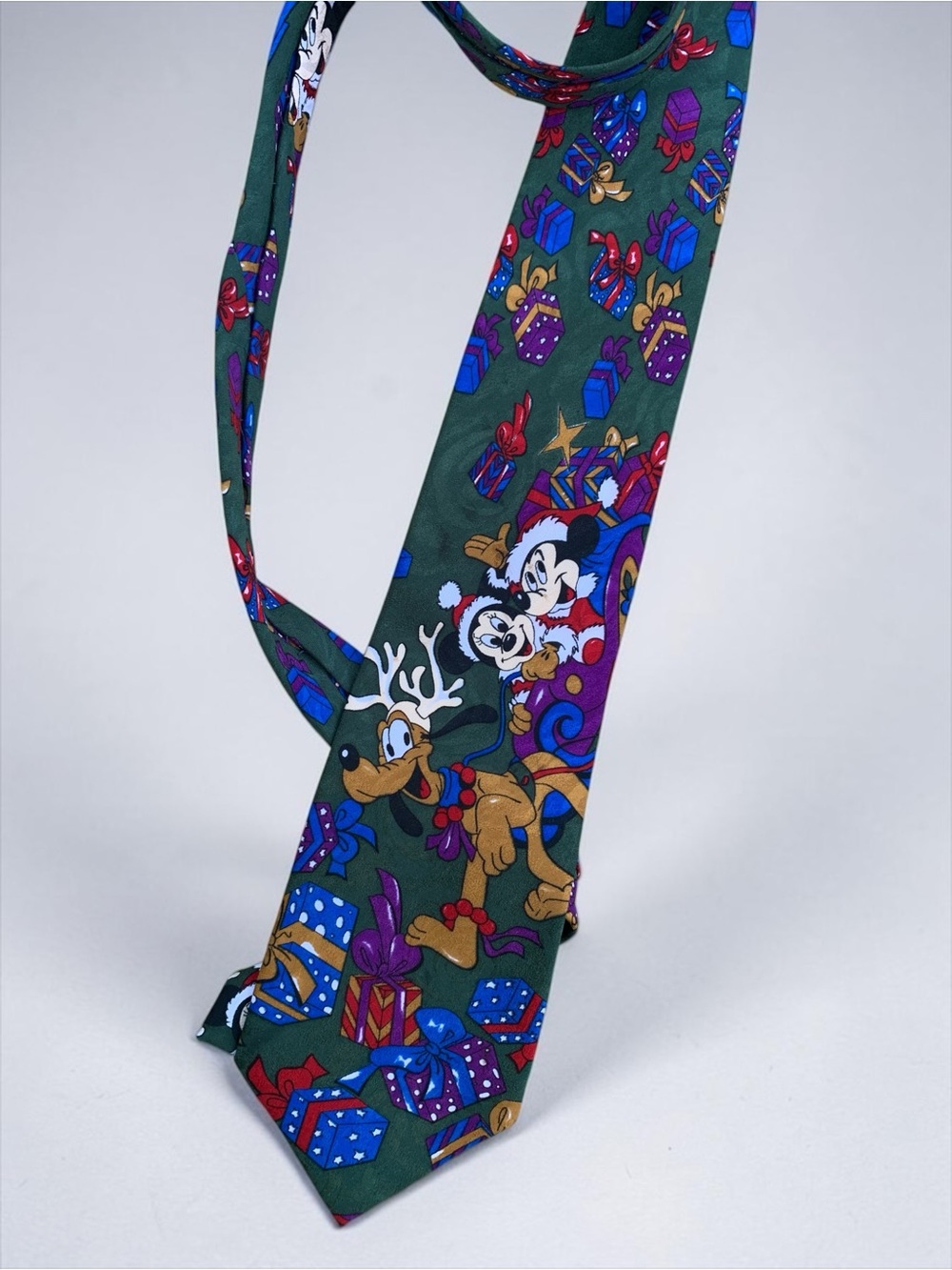 Disney Vintage Mickey Mouse Christmas Tie Pluto